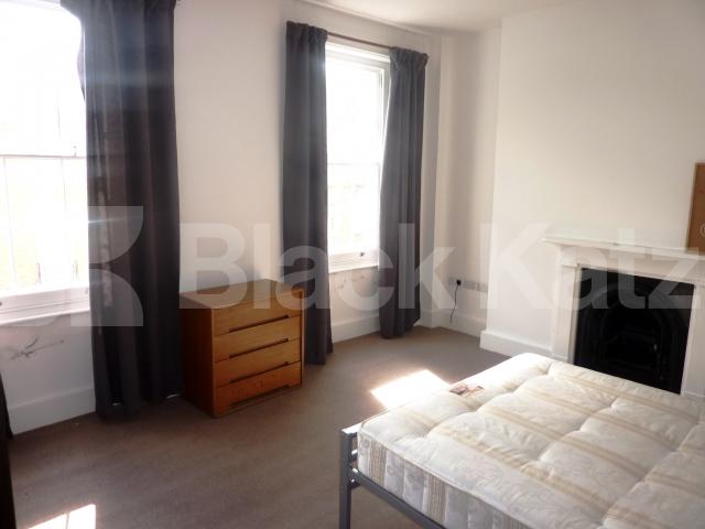 			FANTASTIC 4 BED IN WC1!, 4 Bedroom, 1 bath, 1 reception Flat			 Swinton Street , KINGS CROSS